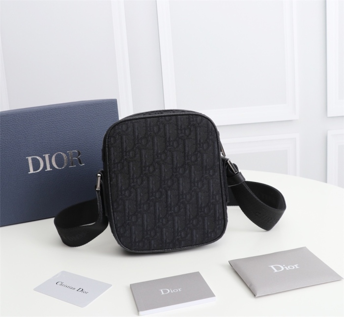 Dior Mens Shoulder Bags 18*14.5*6cm