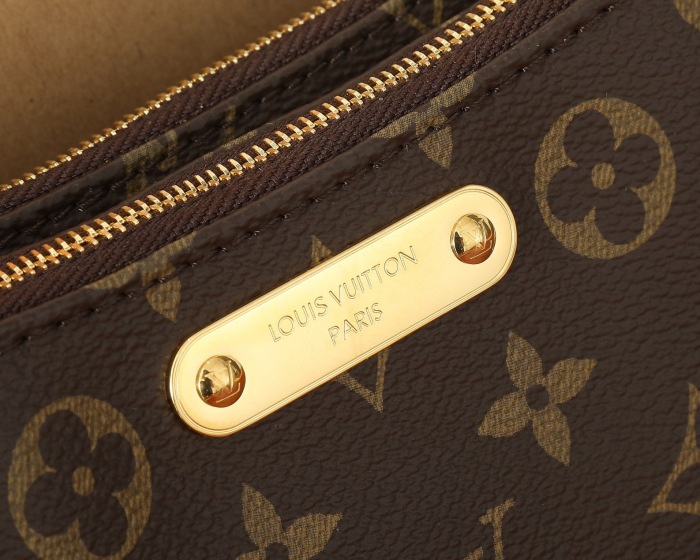 Louis Vuitton M83008 Liv Pochette Shoulder Bag Size 24.5*13.5*6.5cm