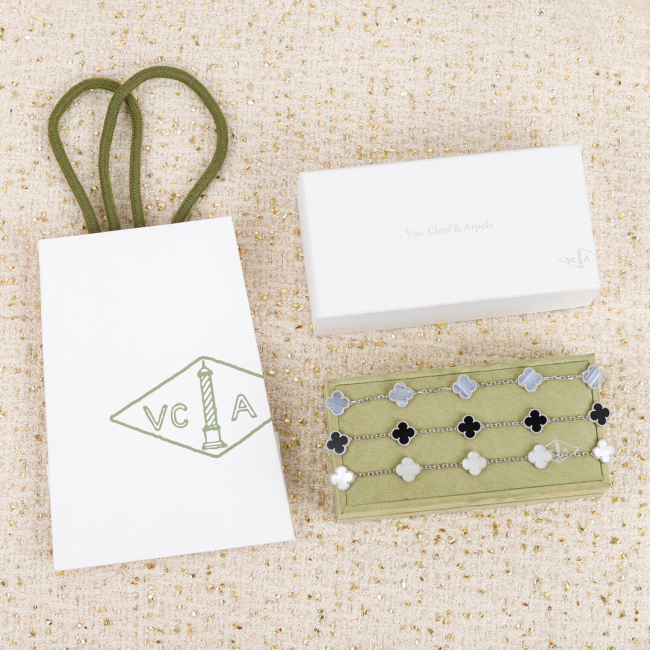 Van Cleef & Arpels Bracelet 3-Color