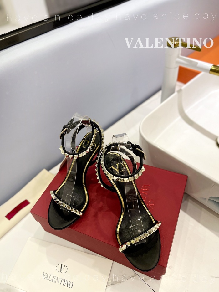 Valentino Rockstud Goatskin Pumps Size 35-41 4-Color