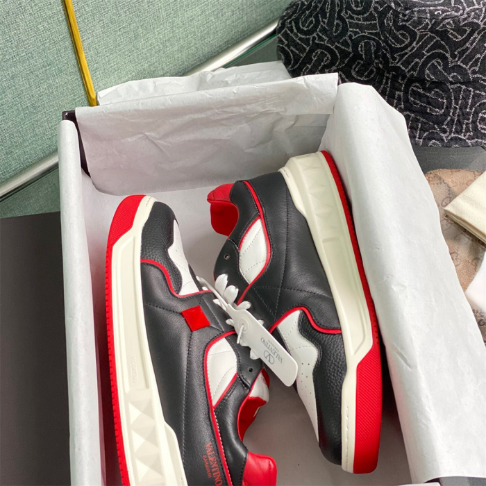 Valentino One Stud Low-Top Sneaker Size 36-45   10-Color