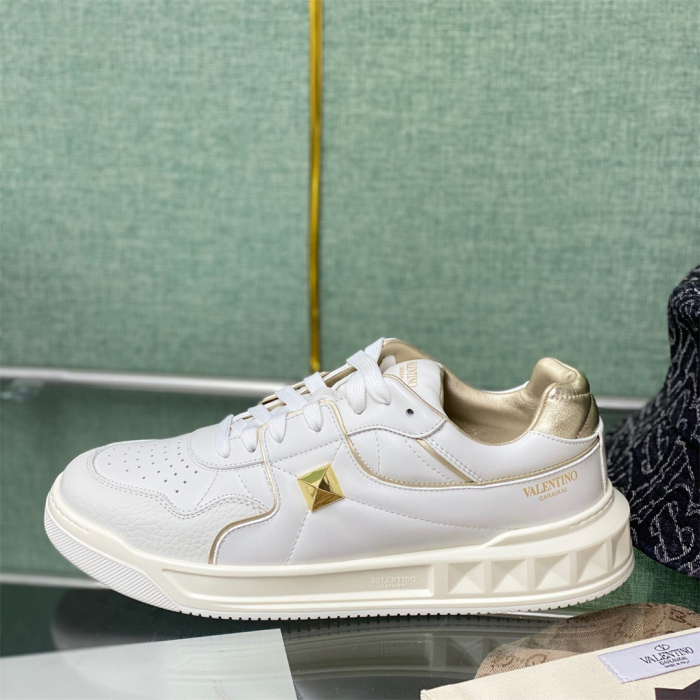 Valentino One Stud Low-Top Sneaker Size 36-45   10-Color