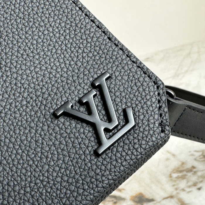 Louis Vuitton M82085 Fastline Wearable Wallet Men Bags Size 17.3*12*7cm