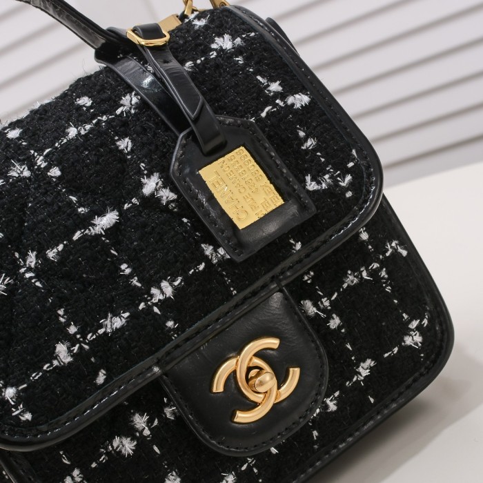 Chanel Chain Shoulder Bags Size 18*17*7cm Black White