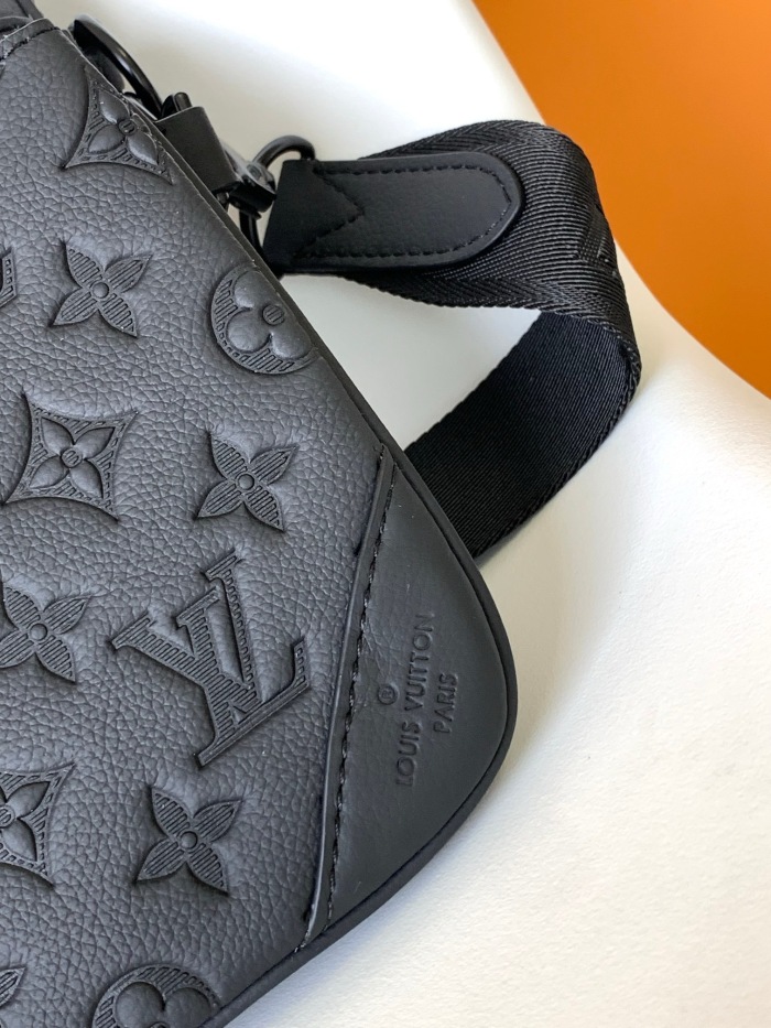 Louis Vuitton M46602 Men Shoulder Bags Size 25*18.5*7cm