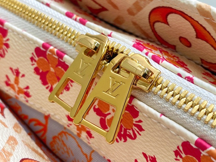 Louis Vuitton M25318 OnTheGo East West Shoulder Bag Size 25*13*10cm