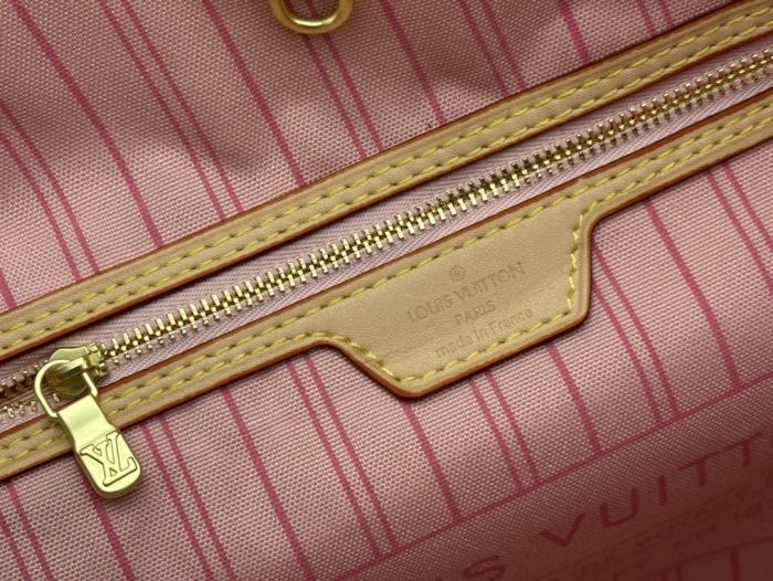 Louis Vuitton M45684 totomm Shopping Bags Size 31*28*14cm