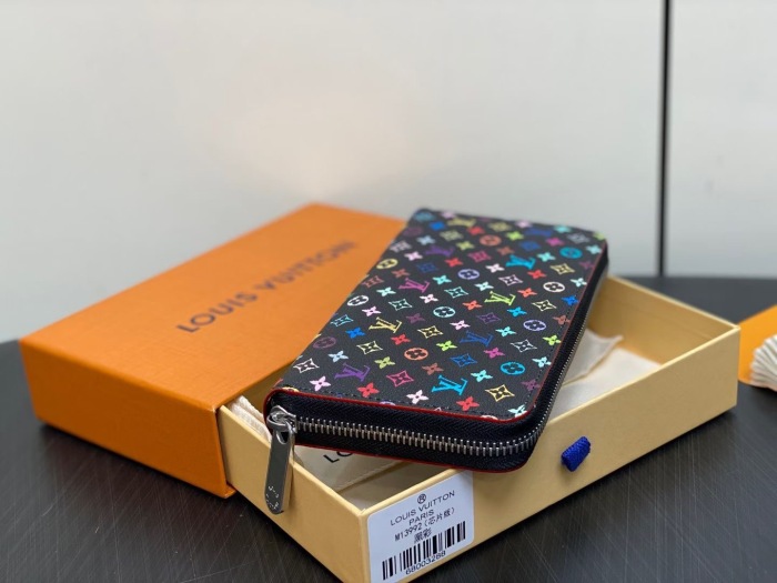 Louis Vuitton Women Wallet M13992 19.5*10.5*2.5cm