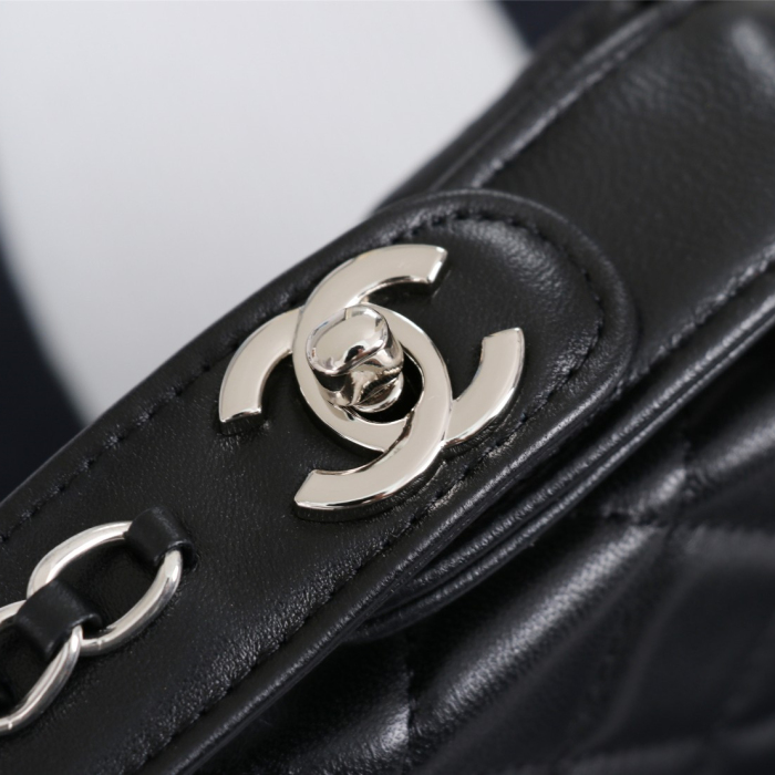 Chanel Chain Shoulder Bags Black White