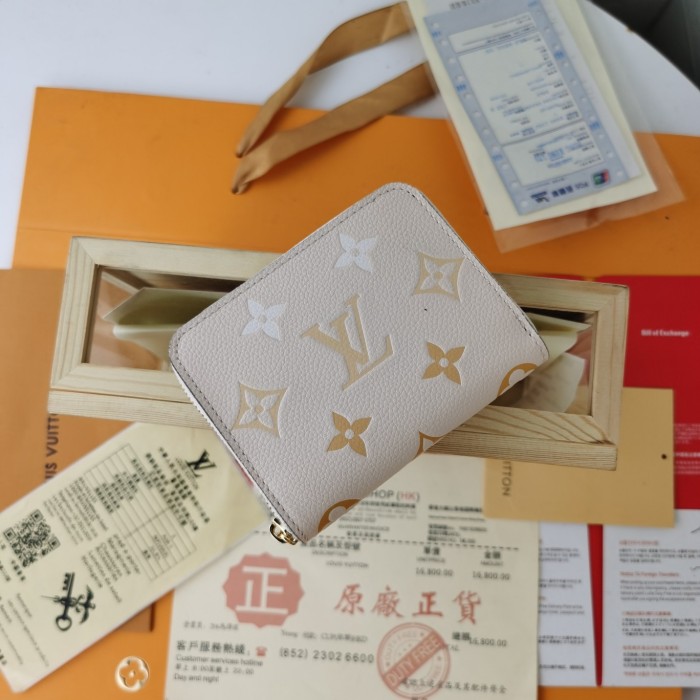 Louis Vuitton Wallet 11*8.5*2 cm
