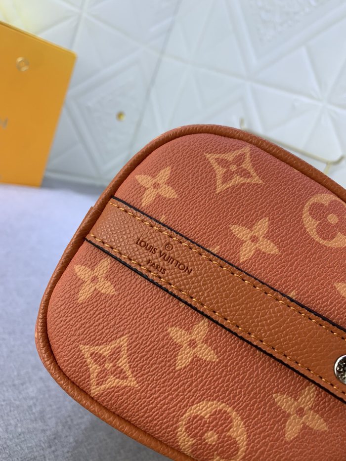 Louis Vuitton Monogram Eclipse Reverse Keepall 25 Travel Bags Size 25*15*11cm