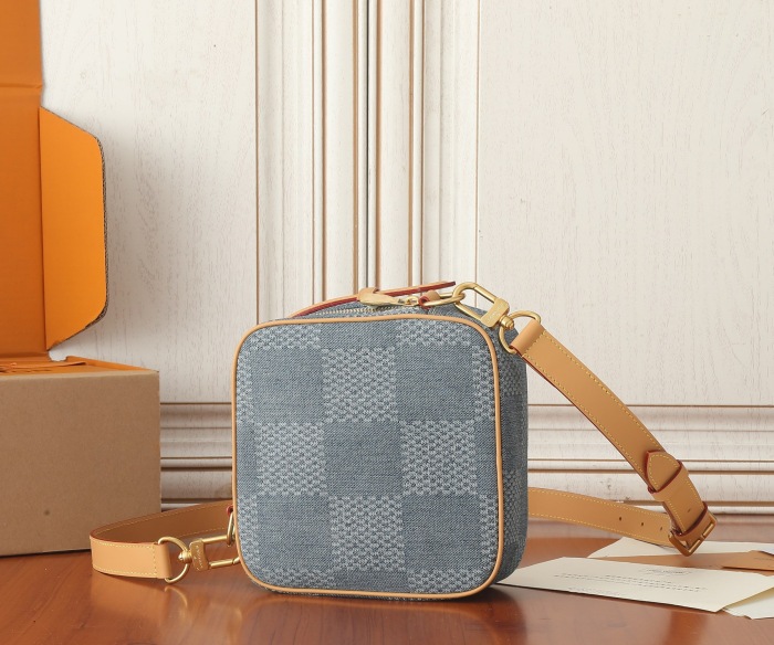 Louis Vuitton N40706 Chess Messenger Shoulder Bags Size 24*24*8cm