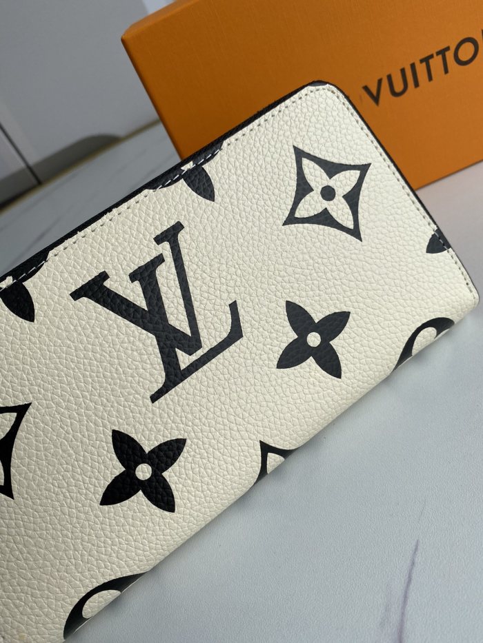 Louis Vuitton Wallet 19*10 cm