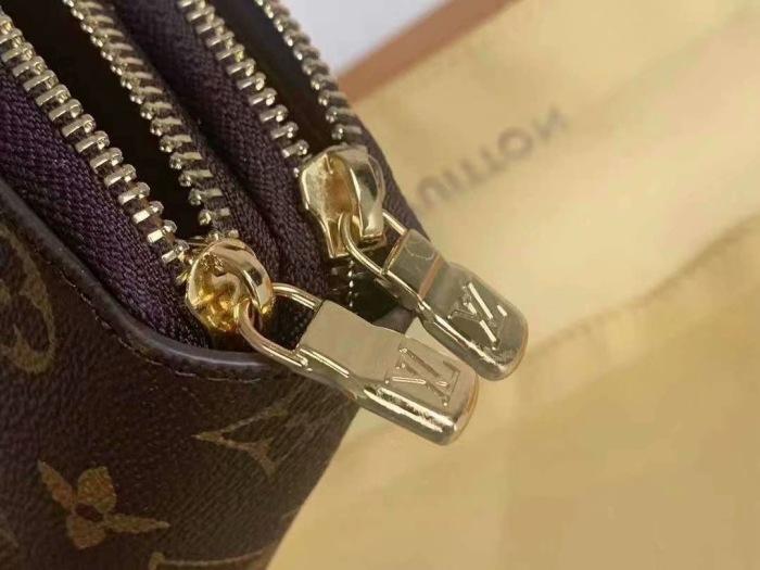 Louis Vuitton Men Wallet M61723 19*10*4cm
