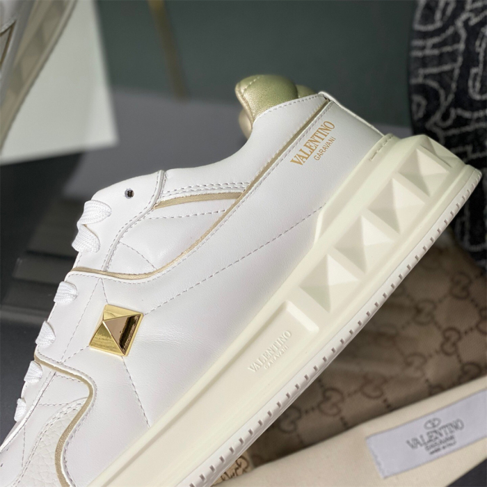 Valentino One Stud Low-Top Sneaker Size 36-45   10-Color