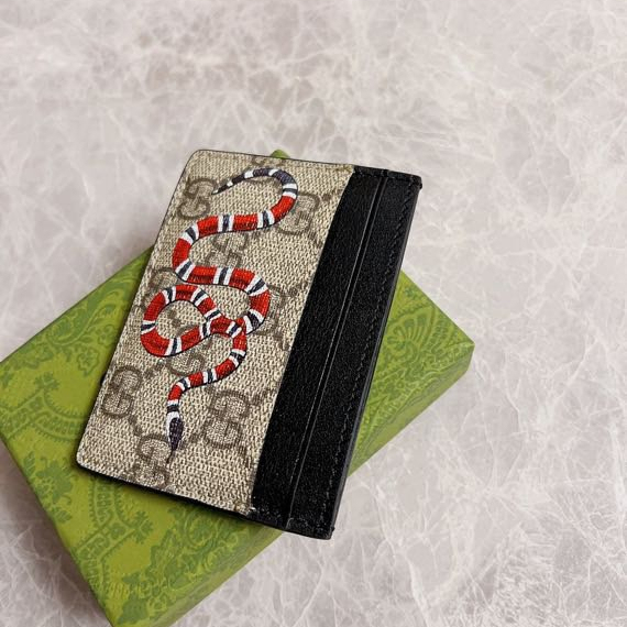 Gucci GG Kingsnake print GG Supreme card case Size 10*7cm Style: 451277