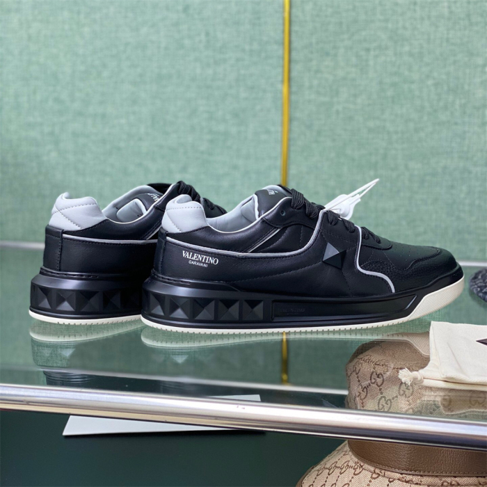 Valentino One Stud Low-Top Sneaker Size 36-45   10-Color