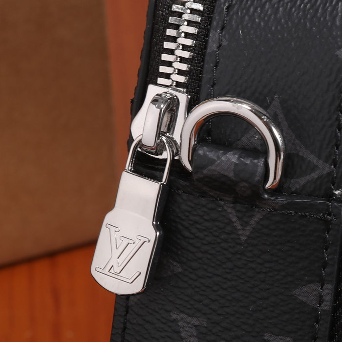 Louis Vuitton M81260 Alpha Wearable Wallet Men Bags Size 18.5*11*6.5cm