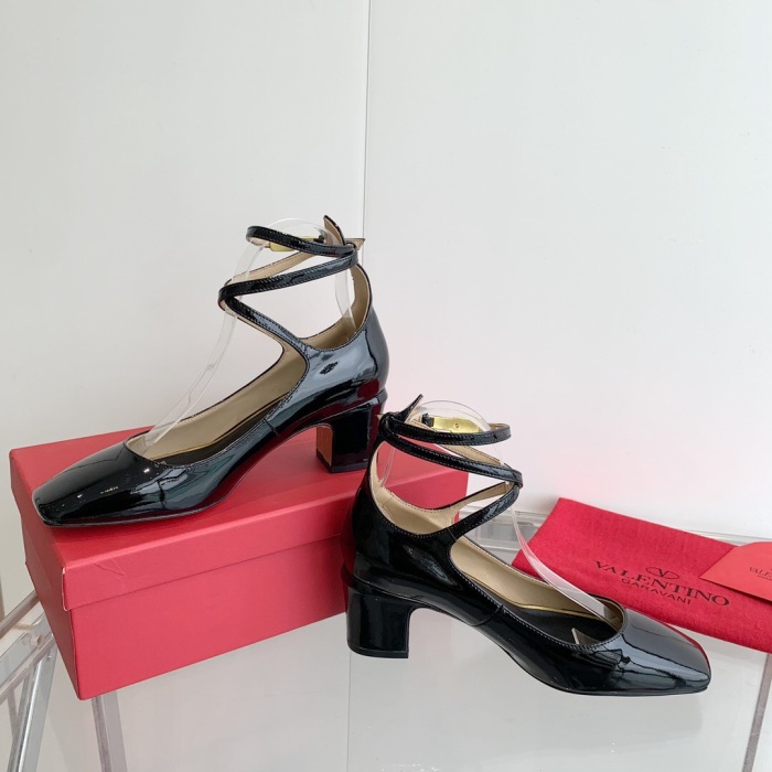 Valentino Garavani Tan-Go Patent Leather Pumps Size 35-41 3-Color