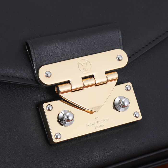 Louis Vuitton M20393 2022SS Women Shoulder Bags 24*15*6cm