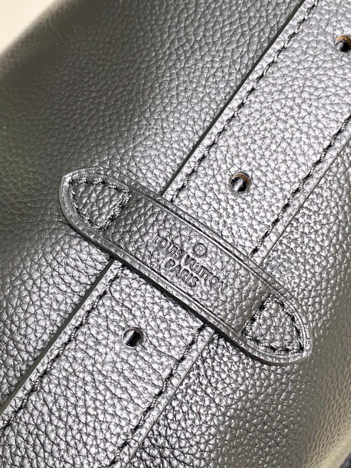 Louis Vuitton M24856 Low Key Hobo Bags Size 31*35*18cm