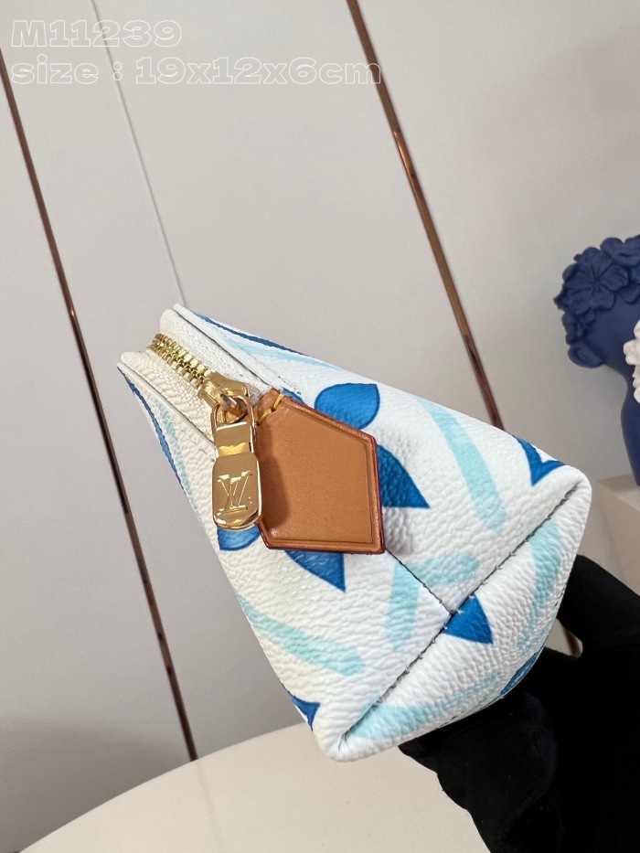Louis Vuitton M11239 Pochette Cosmétique PM Size 19*12*6cm
