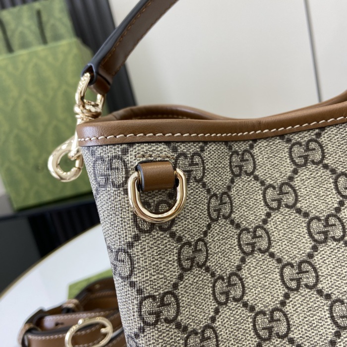 Gucci GG Emblem Women Shoulder Bags Size 20*18*11cm