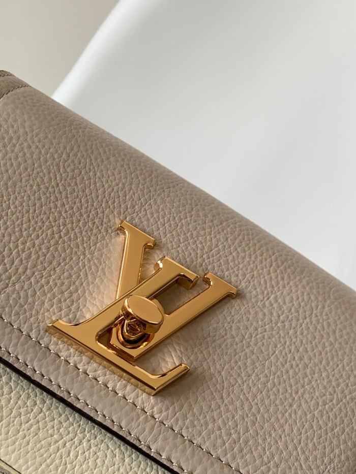 Louis Vuitton M58554 Lockme Tender Women Shoulder Bags Size 19*13*8cm