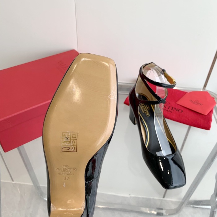 Valentino Garavani Tan-Go Patent Leather Pumps Size 35-41 3-Color