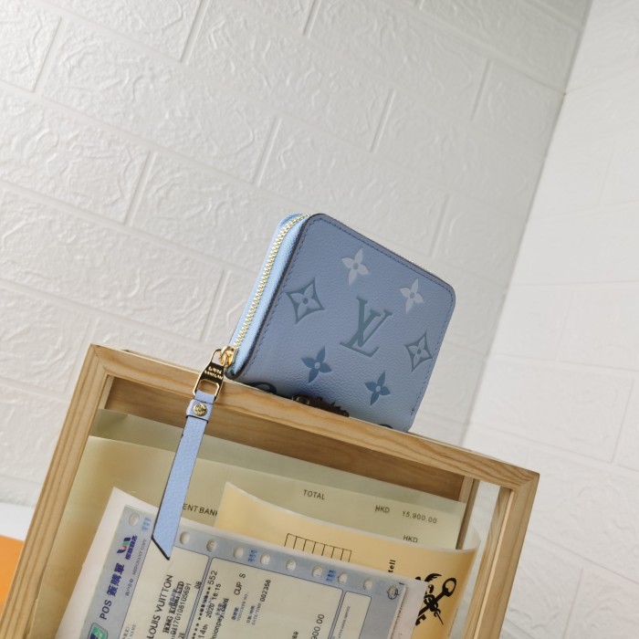Louis Vuitton Wallet 11*8.5*2 cm