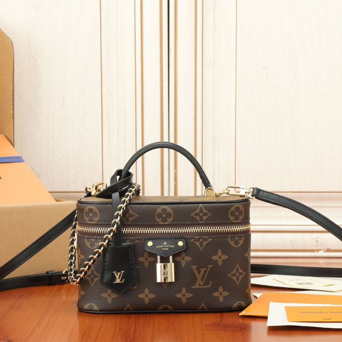 Louis Vuitton M47125 Vanity Chain Pouch Shoulder Bags Size 19*11*6cm