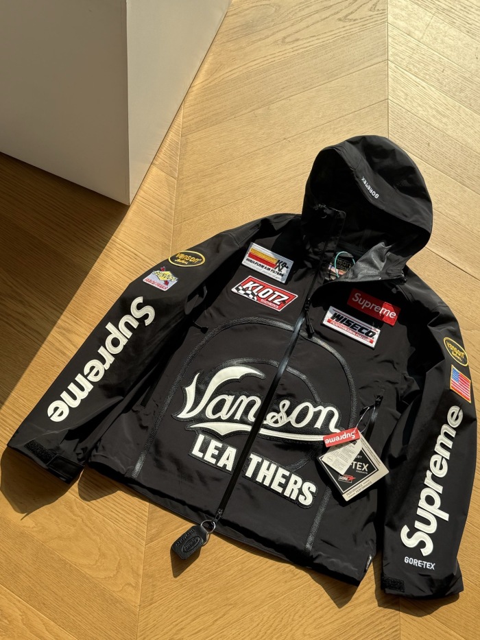 Supreme 25FW GORE-TEX Shell Jacket Size S-XL
