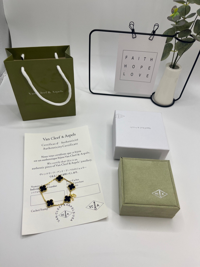 Van Cleef & Arpels Bracelet