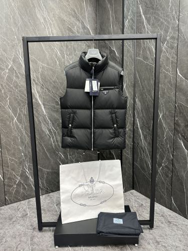 Prada Men Winter Vest Size 48-56
