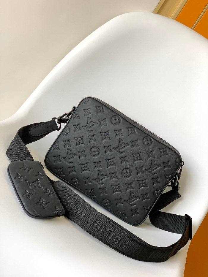 Louis Vuitton M46602 Men Shoulder Bags Size 25*18.5*7cm