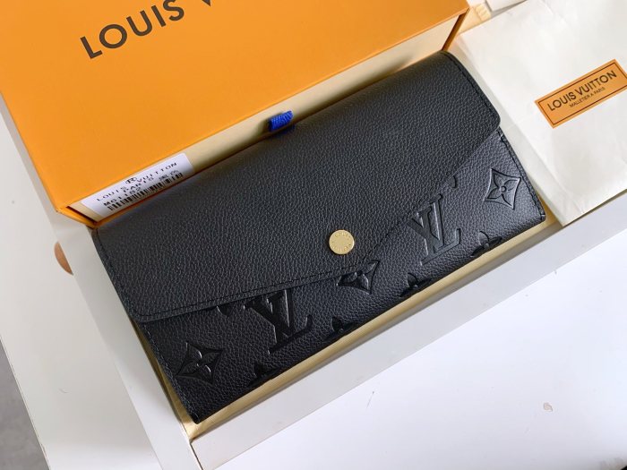Louis Vuitton Wallet 19*10 cm