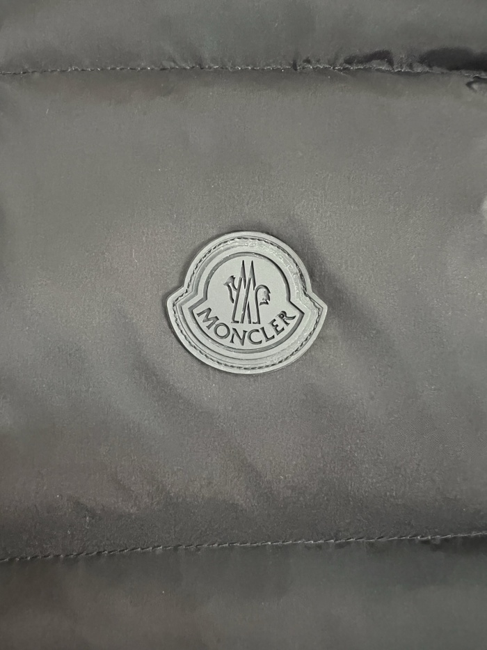 Moncler Guersac Men Winter Vest Size 1-5