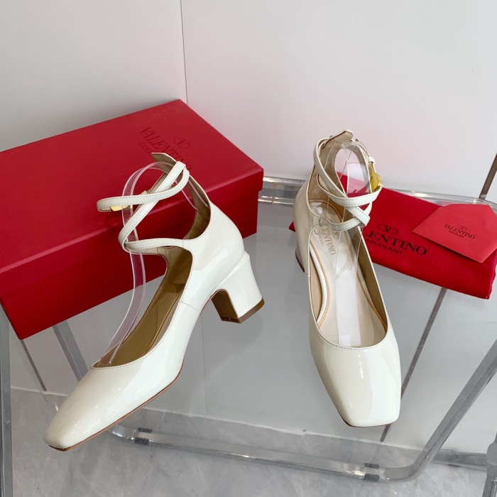 Valentino Garavani Tan-Go Patent Leather Pumps Size 35-41 3-Color