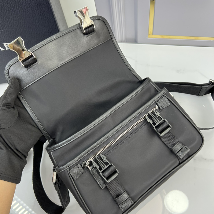 Prada 2VD034 Re-Nylon and Saffiano Leather Shoulder Bags Size 22*16*8.5cm