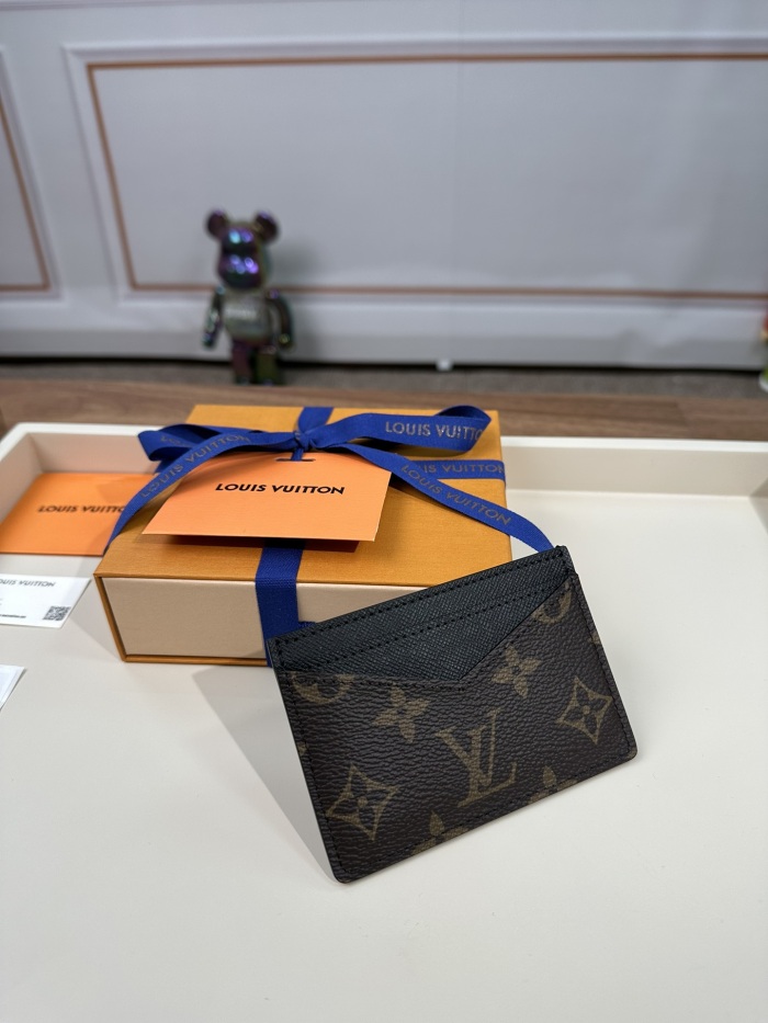 Louis Vuitton Card Holder Size 11*7cm M62666 M60166