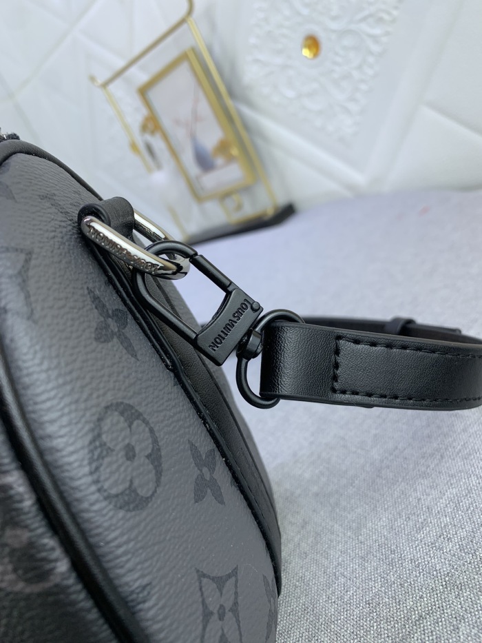 Louis Vuitton Monogram Eclipse Reverse Keepall 25 Travel Bags Size 25*15*11cm