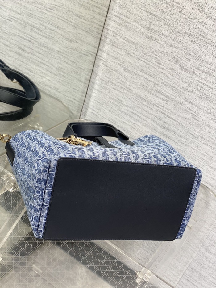 Dior Toujours Handbags Size 28.5*19*21