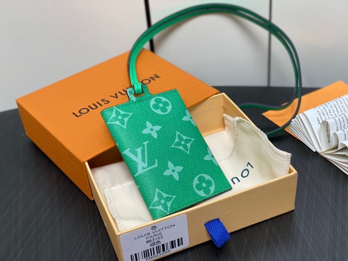 Louis Vuitton M83153 Card Holder Size 7.5*10*0.5cm