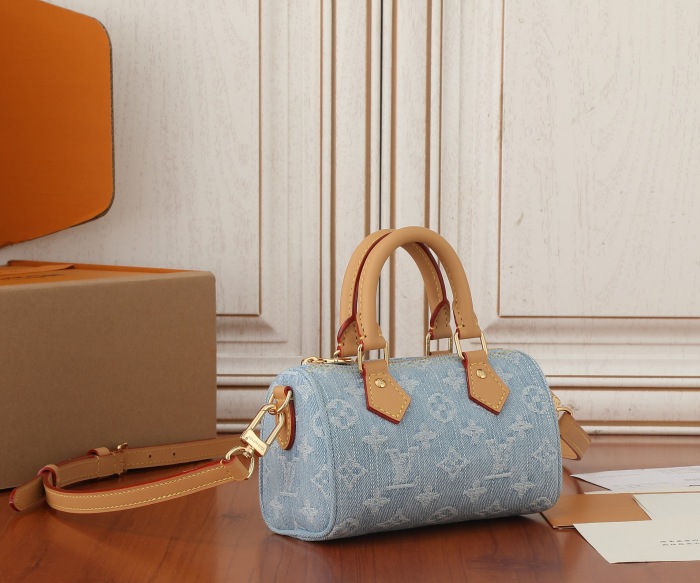 Louis Vuitton M11212 Nano Speedy Shoulder Bags Size 16*10*7.5cm
