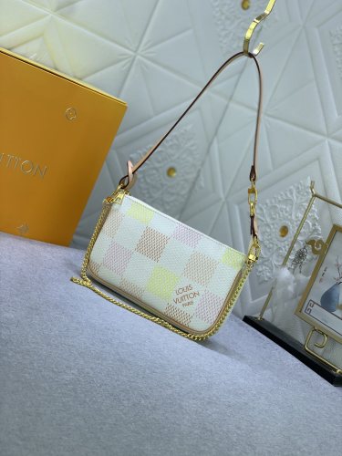 Louis Vuitton N40642 Pochette Accessoires Shoulder Bags Size 23*13*4cm