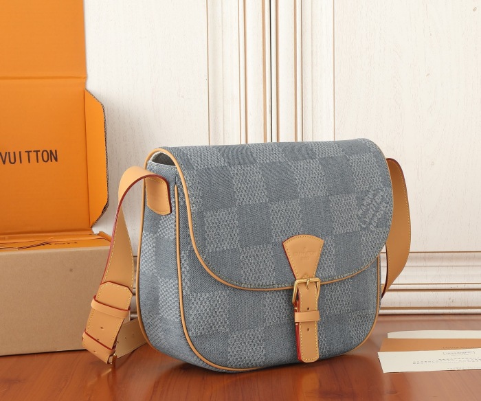 Louis Vuitton N40743 Montsouris Messenger MM Shoulder Bags Size 35*29*12cm
