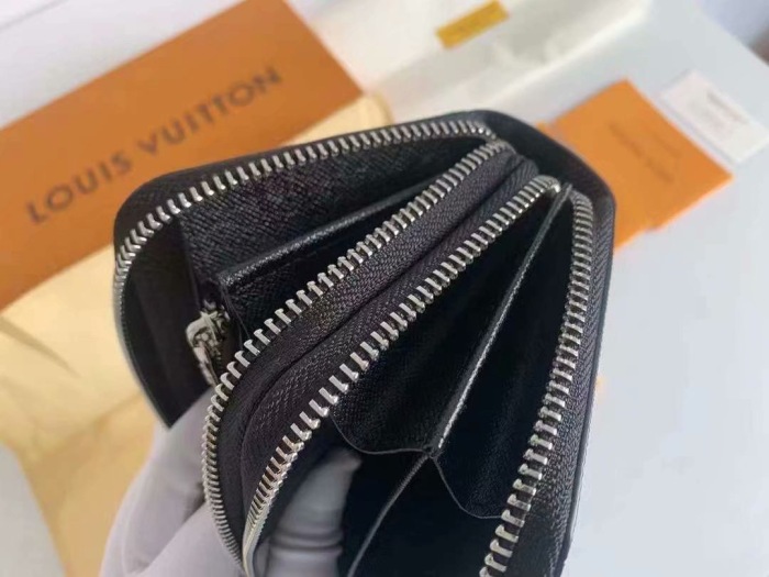 Louis Vuitton Men Wallet M61723 19*10*4cm