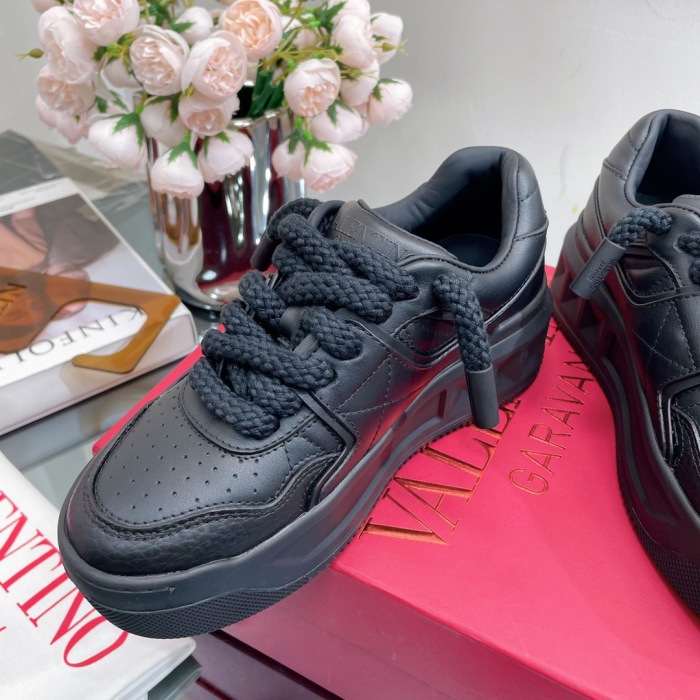 Valentino One Stud XL Sneaker Size 36-45   5-Color