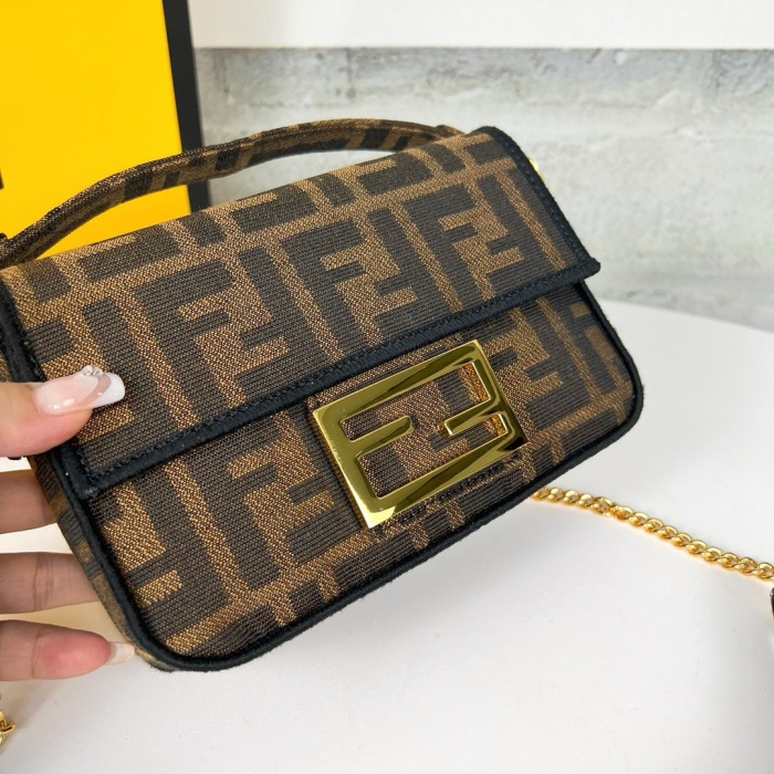 Fendi Women Shoulder Bags 3-Size