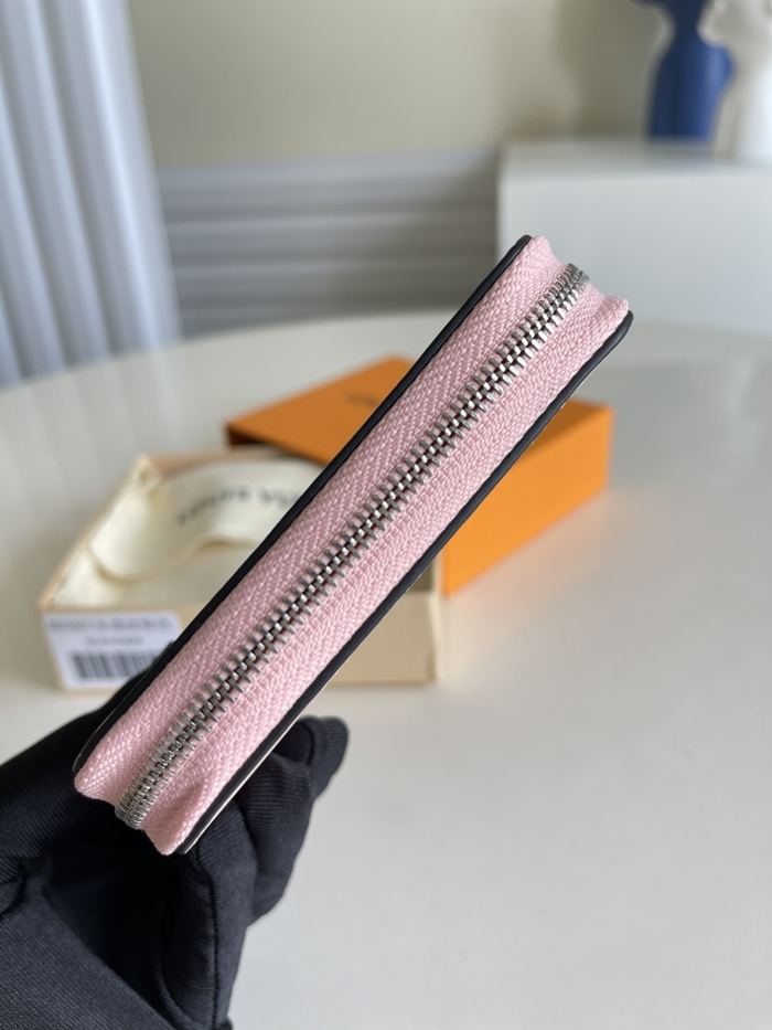 Louis Vuitton Wallet 11*8.5*2 cm